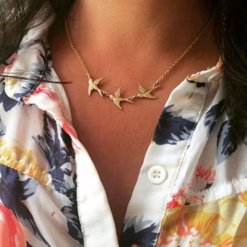 ✨Lovely birds Necklace ✨ - Picture 3 of 3